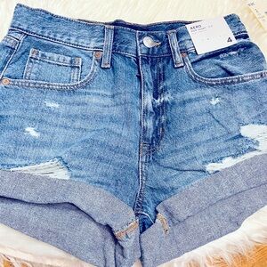 Aeropostal NWT Mom shorts - Shorts size 4 distressed